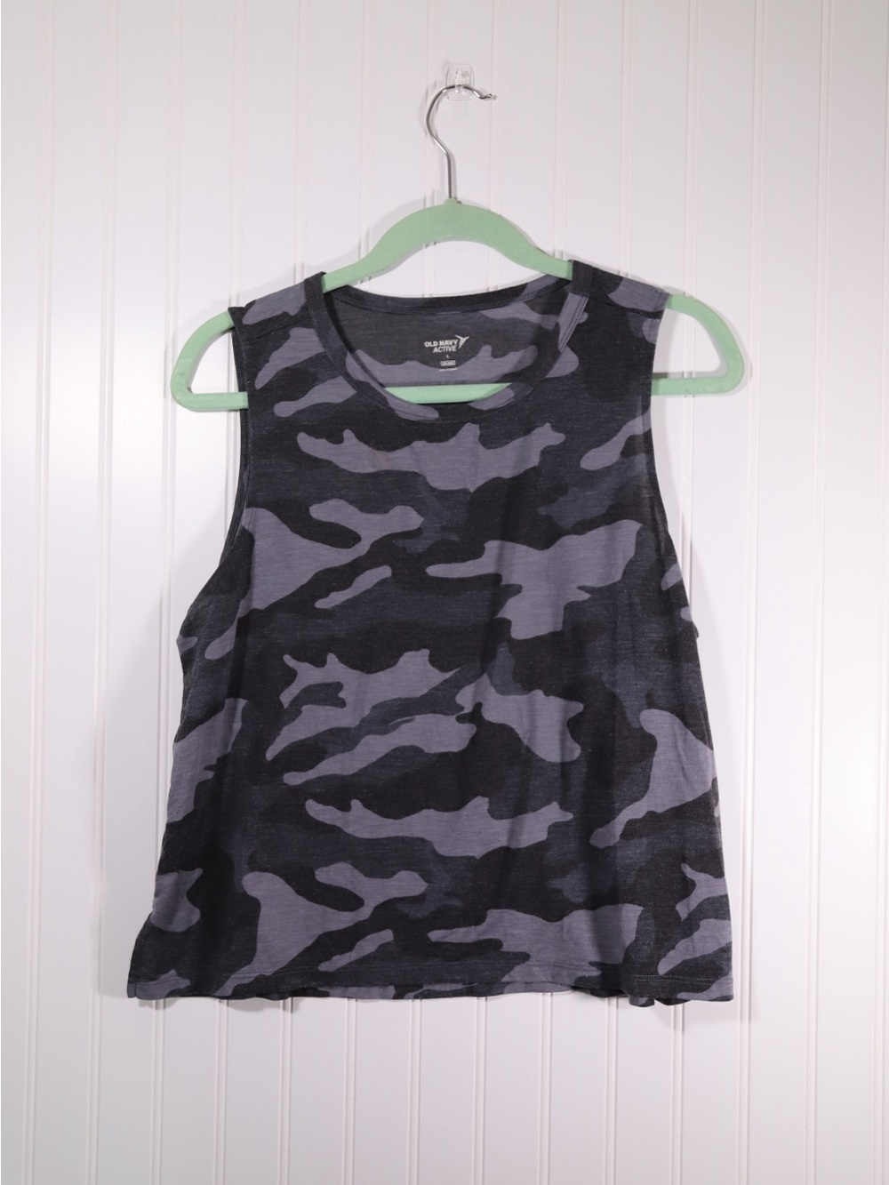Old Navy Active Gray Camo Go-Dry All Day Crop Tank Top Size Large